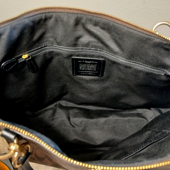 Coach Tote Bag In Signature Canvas & Leather Carryall Brown and black. - Picture 4 of 16